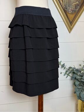Women’s Nine West Black Knee Length Tiered Skirt Size 12 Elastic Waist Band